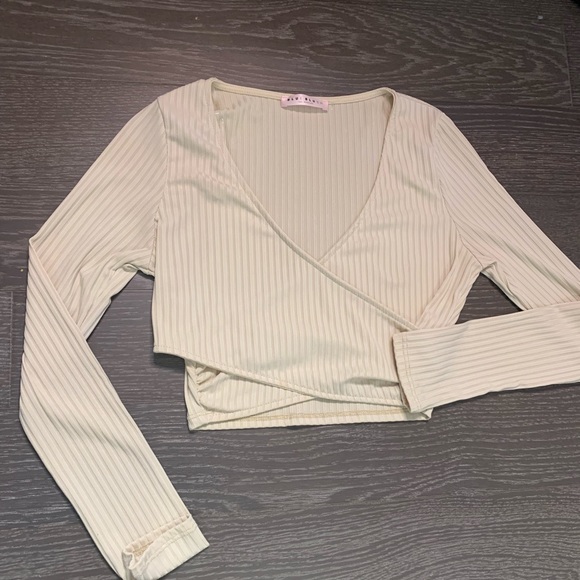 Dolce Vita Wrap Crop Top - Picture 1 of 4